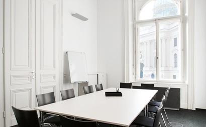 Work your way in einem Privatbüro für fünf Personen Work your way in einem Privatbüro für fünf Personen