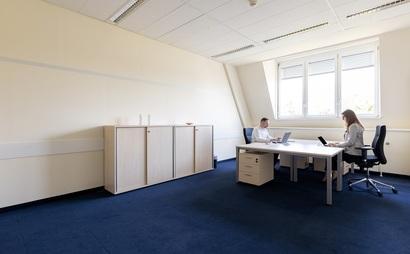 Work your way in einem Privatbüro für eine Person Work your way in einem Privatbüro für eine Person