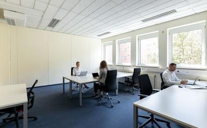 Work your way in einem Privatbüro für fünf Personen Work your way in einem Privatbüro für fünf Personen