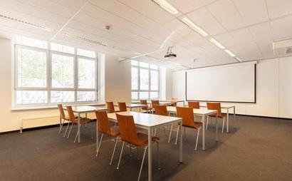 Bezugsfertige Büroräume für ein wachsendes Team von bis zu 10 Personen Bezugsfertige Büroräume für ein wachsendes Team von bis zu 10 Personen