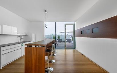 Zugang zu inspirierenden Coworking-Bereichen in Ihrer Nähe Zugang zu inspirierenden Coworking-Bereichen in Ihrer Nähe