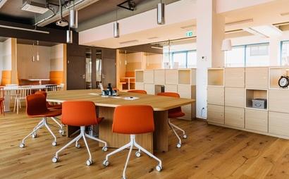 Work your way in einem Privatbüro für fünf Personen Work your way in einem Privatbüro für fünf Personen