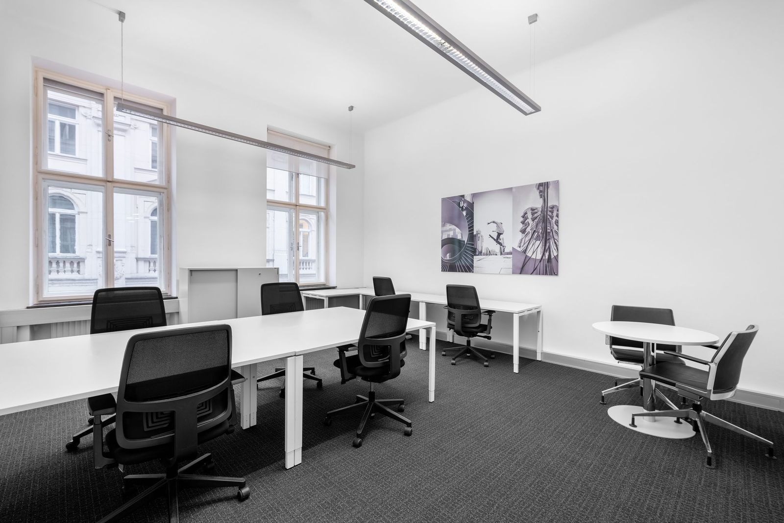 Work your way in einem Privatbüro für fünf Personen