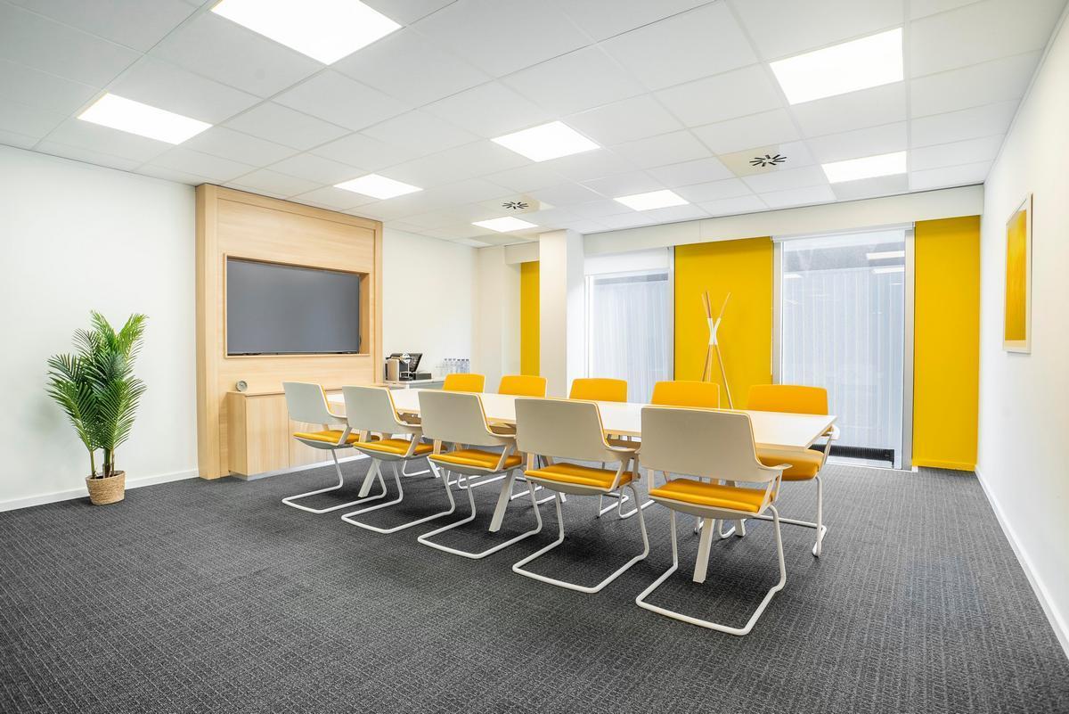 Werk zoals u dat wilt in een privékantoor voor drie