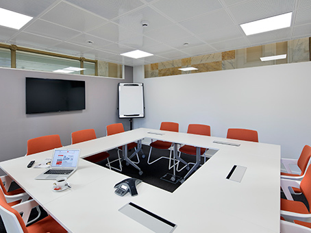 Werk zoals u dat wilt in een privékantoor voor drie