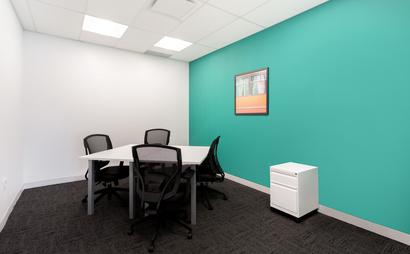 Werk zoals u dat wilt in een privékantoor voor drie Werk zoals u dat wilt in een privékantoor voor drie