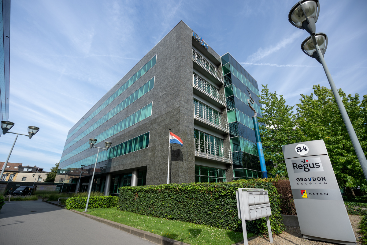 Kant-en-klare kantoorruimte voor een groeiend team van maximaal 10 personen Kant-en-klare kantoorruimte voor een groeiend team van maximaal 10 personen