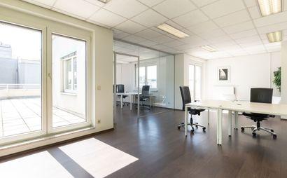 Work your way in einem Privatbüro für eine Person Work your way in einem Privatbüro für eine Person