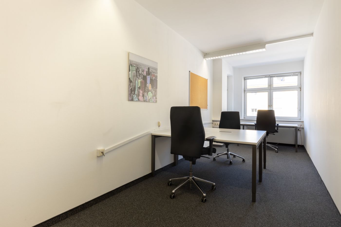 Work your way in einem Privatbüro für drei Personen Work your way in einem Privatbüro für drei Personen