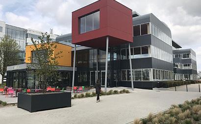 Een perfect formaat kantooromgeving voor drie Een perfect formaat kantooromgeving voor drie