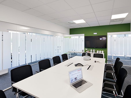 Werk zoals u dat wilt in een privékantoor voor vijf