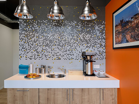 Werk zoals u dat wilt in een privékantoor voor drie