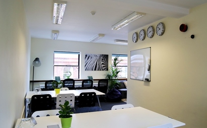 Unlimited hot desking Unlimited hot desking