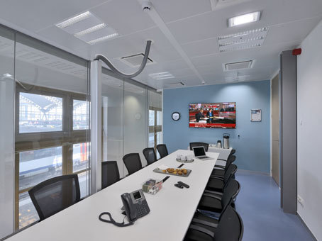 Werk zoals u dat wilt in een privékantoor voor drie