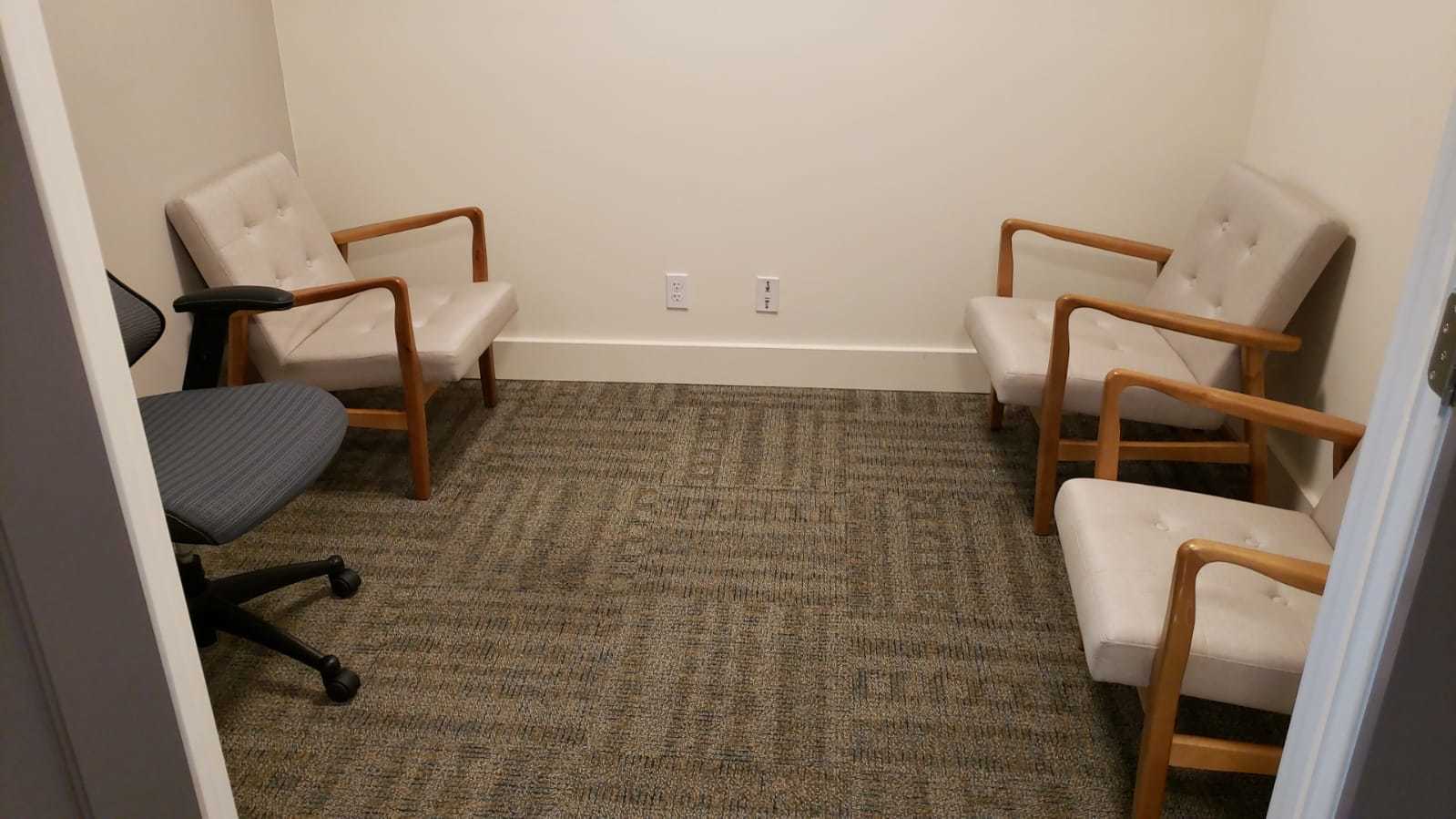 Small Clarksville Office for Sublease