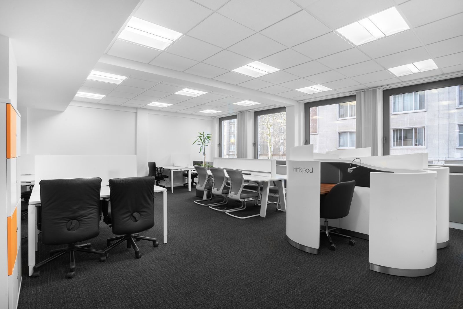 Werk vanaf een professionele werkplek bij u in de buurt