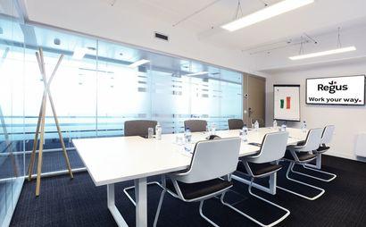 Lavora a modo tuo in un ufficio dedicato per 3