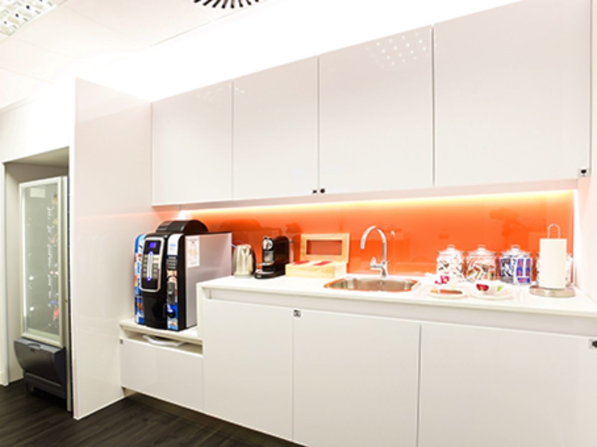 Lavora a modo tuo in un ufficio dedicato per 5