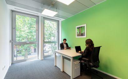 Lavora a modo tuo in un ufficio dedicato su misura. Lavora a modo tuo in un ufficio dedicato su misura.