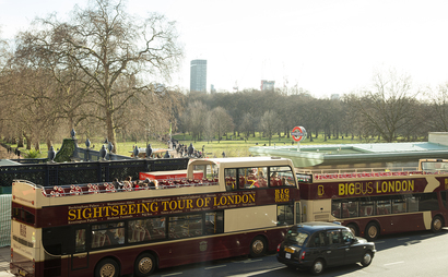 24/7 Access to exclusive Space Station co-working 24/7 Access to exclusive Space Station co-working