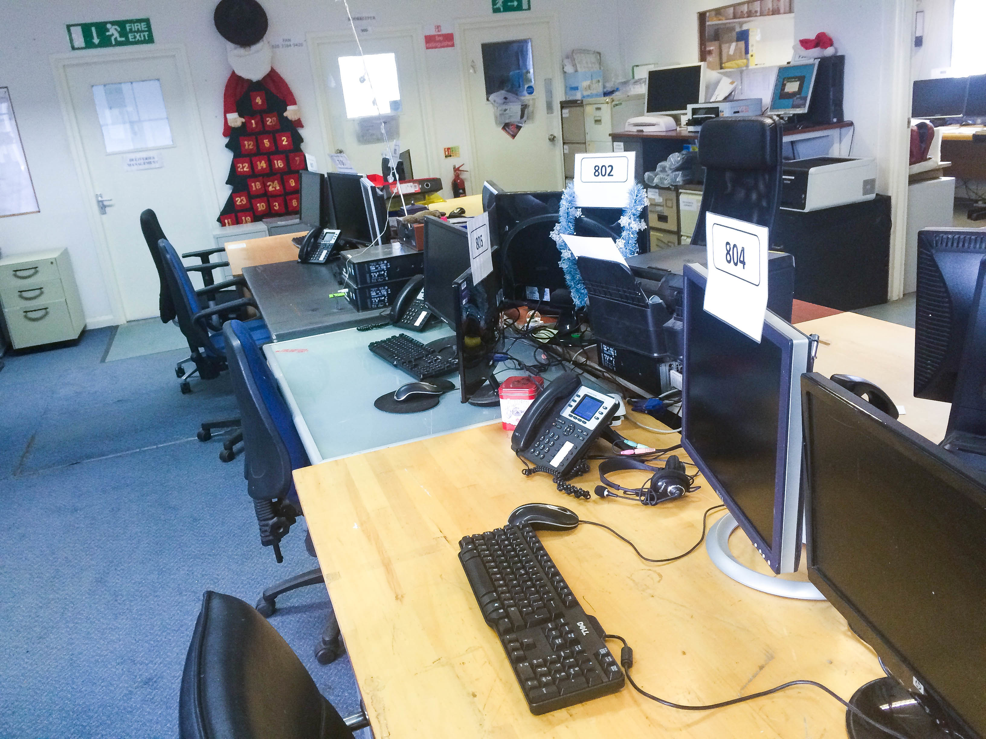 Desks Space in a Pleasant Office in Wembley Desks Space in a Pleasant Office in Wembley