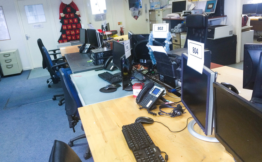 Desks Space in a Pleasant Office in Wembley