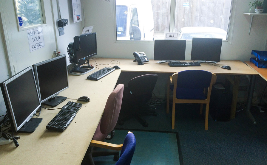 Desks Space in a Pleasant Office in Wembley