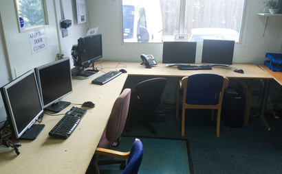 Desks Space in a Pleasant Office in Wembley Desks Space in a Pleasant Office in Wembley