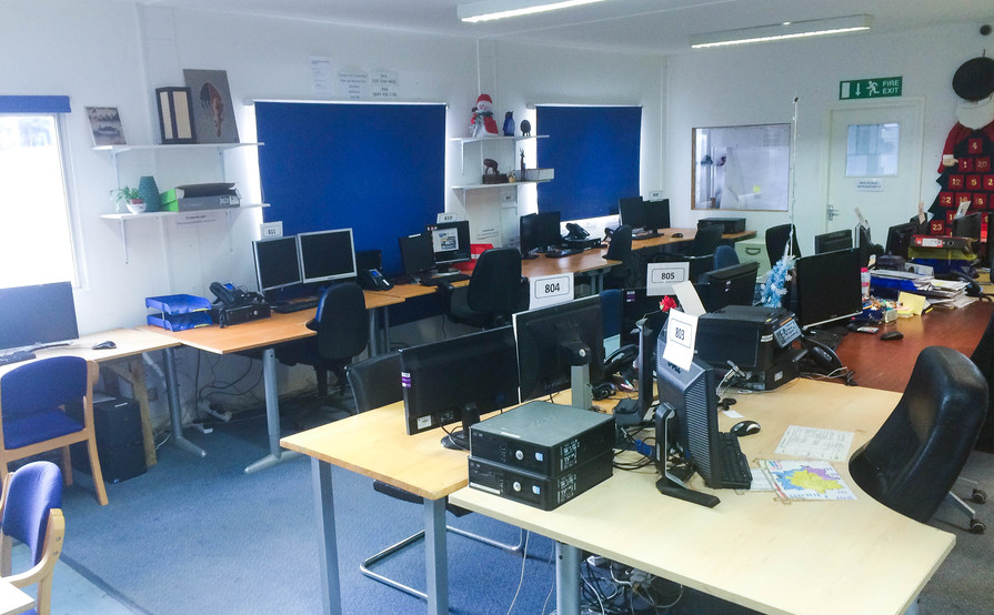 Desks Space in a Pleasant Office in Wembley