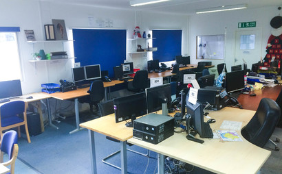 Desks Space in a Pleasant Office in Wembley Desks Space in a Pleasant Office in Wembley