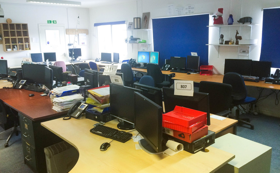 Desks Space in a Pleasant Office in Wembley