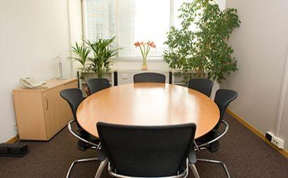 Lavora a modo tuo in un ufficio dedicato su misura. Lavora a modo tuo in un ufficio dedicato su misura.