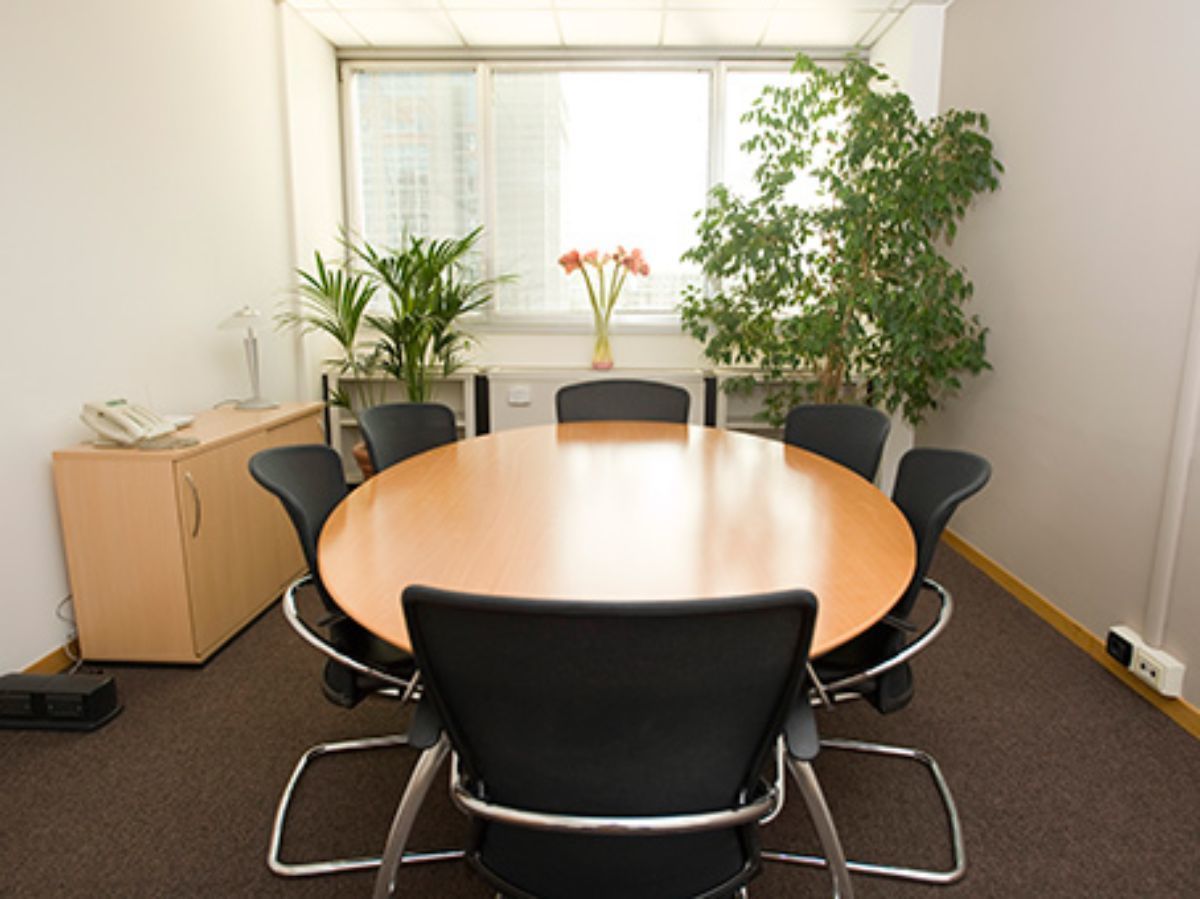 Lavora a modo tuo in un ufficio dedicato per 5