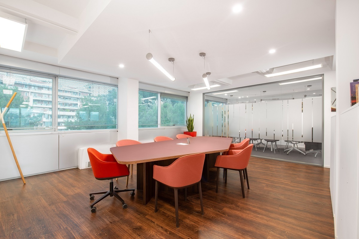 Lavora a modo tuo in un ufficio dedicato per 5