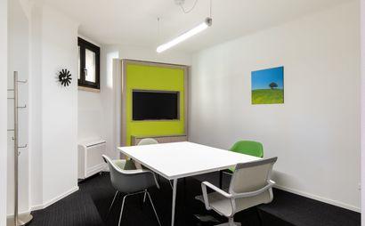 Lavora a modo tuo in un ufficio dedicato su misura. Lavora a modo tuo in un ufficio dedicato su misura.