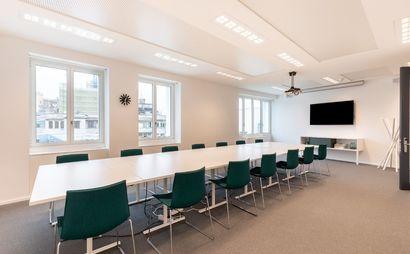 Tutti i vantaggi del coworking con una scrivania dedicata