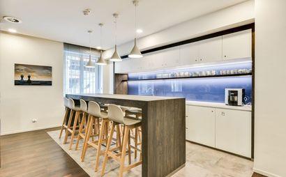 Lavora da uno spazio di lavoro professionale vicino a te.