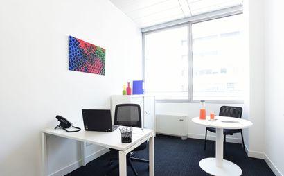 Lavora a modo tuo in un ufficio dedicato su misura. Lavora a modo tuo in un ufficio dedicato su misura.