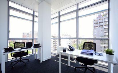 Lavora a modo tuo in un ufficio dedicato su misura. Lavora a modo tuo in un ufficio dedicato su misura.