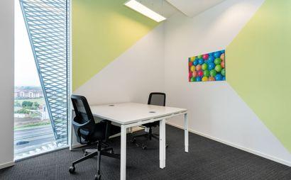 Lavora a modo tuo in un ufficio dedicato su misura. Lavora a modo tuo in un ufficio dedicato su misura.