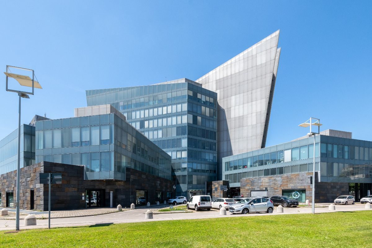 Lavora a modo tuo in un ufficio dedicato per 5