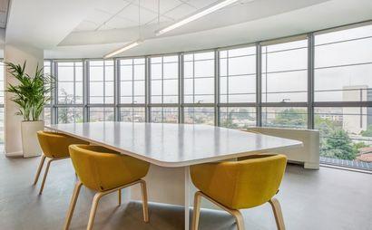 Lavora da uno spazio di lavoro professionale vicino a te.