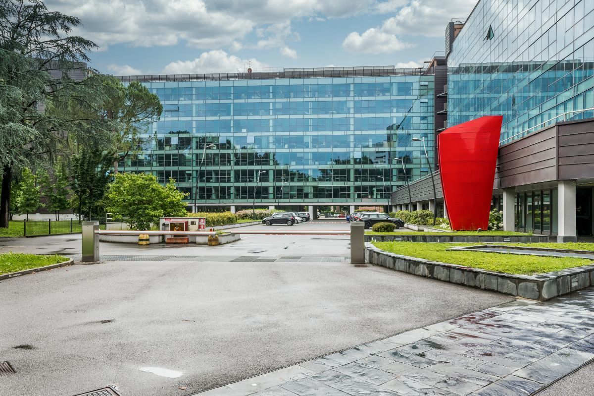 Lavora a modo tuo in un ufficio dedicato per 5