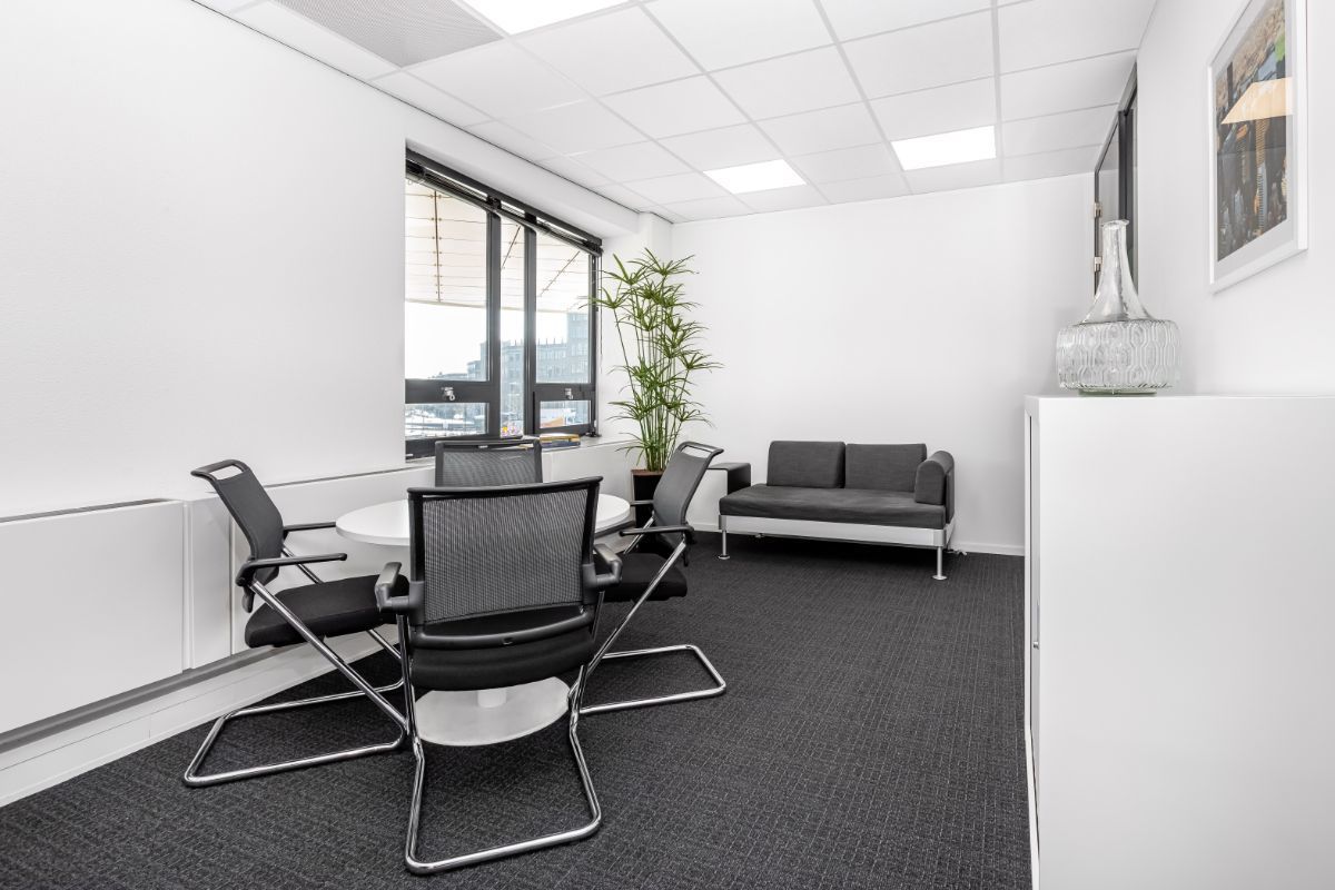 Work your way in een privékantoor voor drie