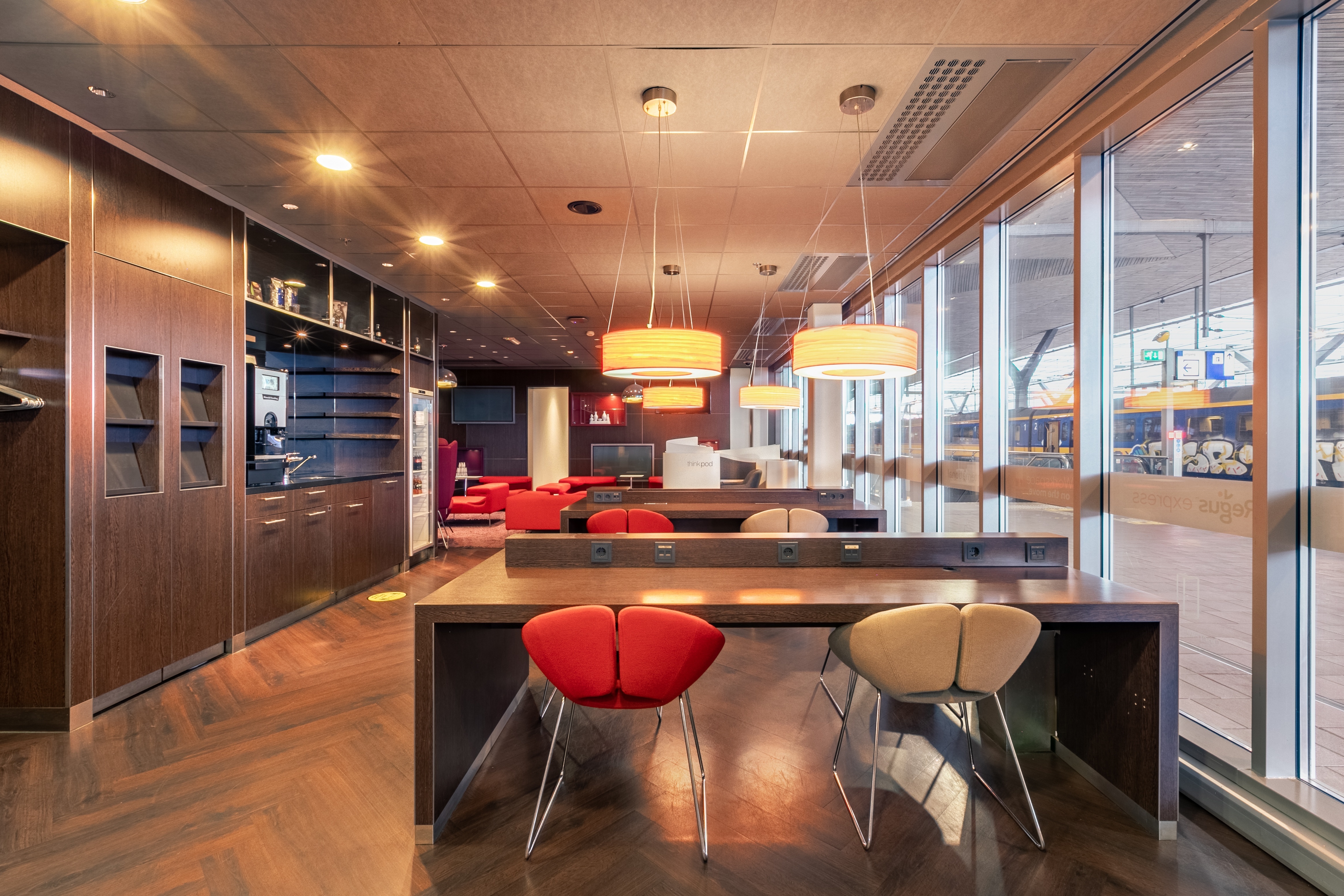 Work your way in een privékantoor voor drie