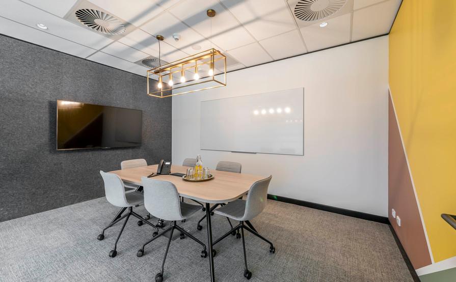FALCON - MEETING ROOM