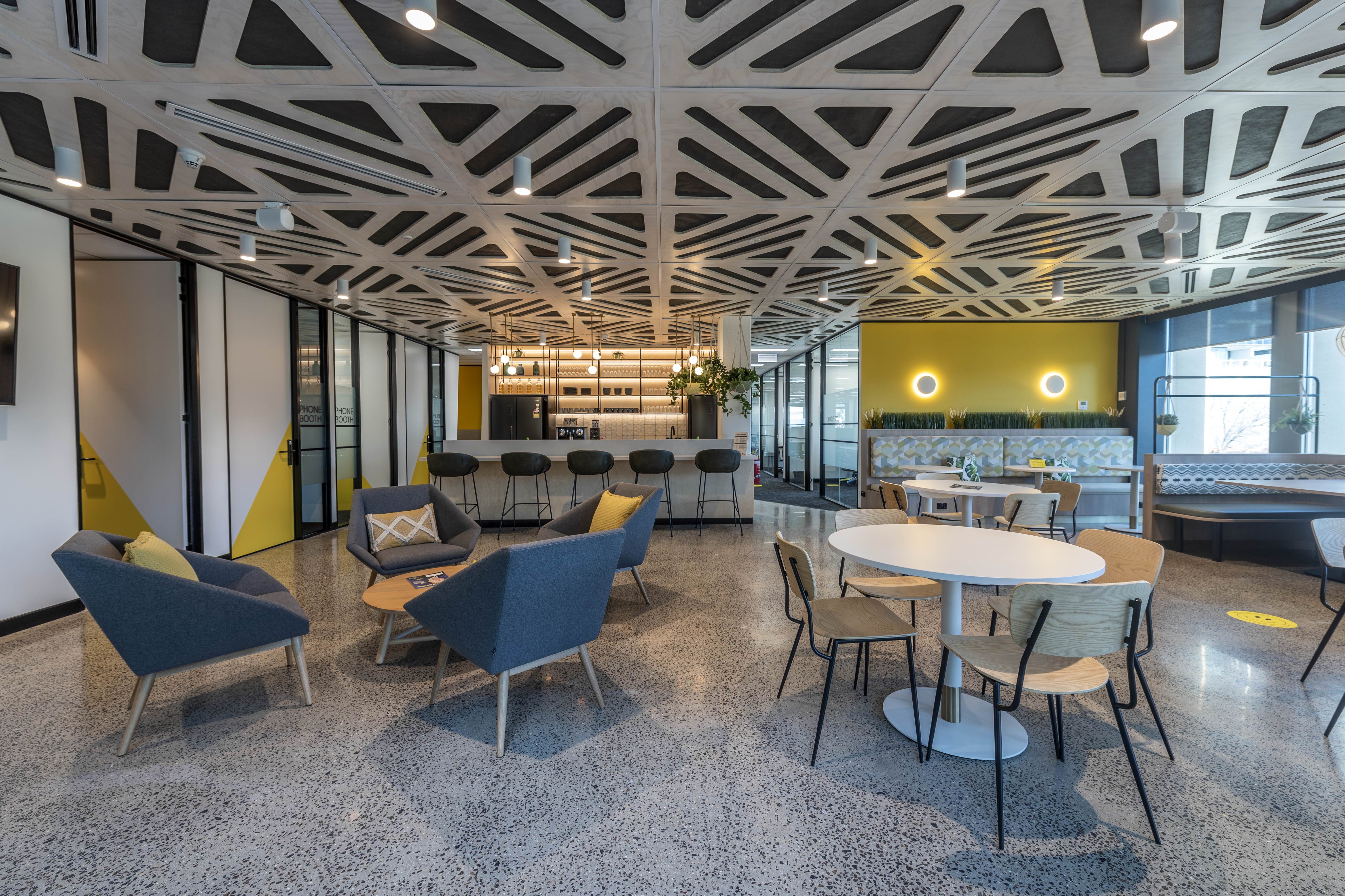 FALCON - MEETING ROOM 