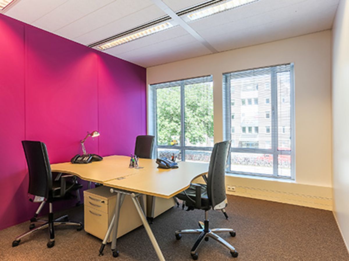 Work your way in een privékantoor voor drie