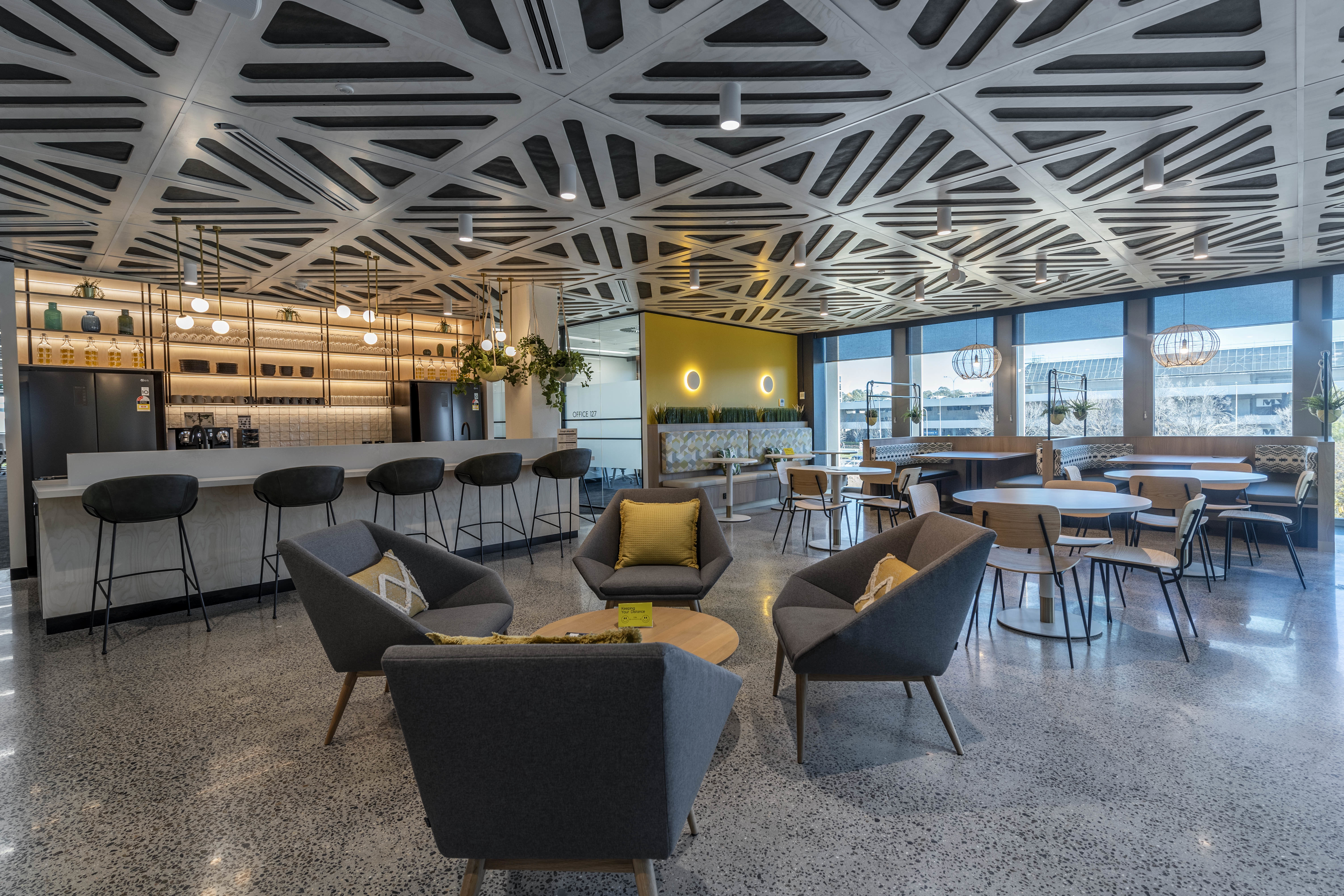 Hot Desks - CoWorking Space 