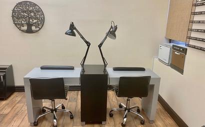 Beatiful Salon stations for rent ready to use. Beatiful Salon stations for rent ready to use.